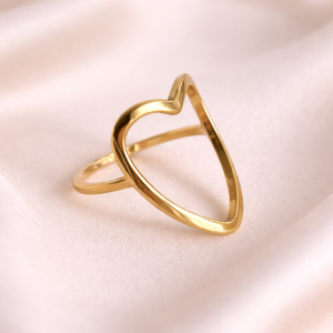 Amoura Heart Ring