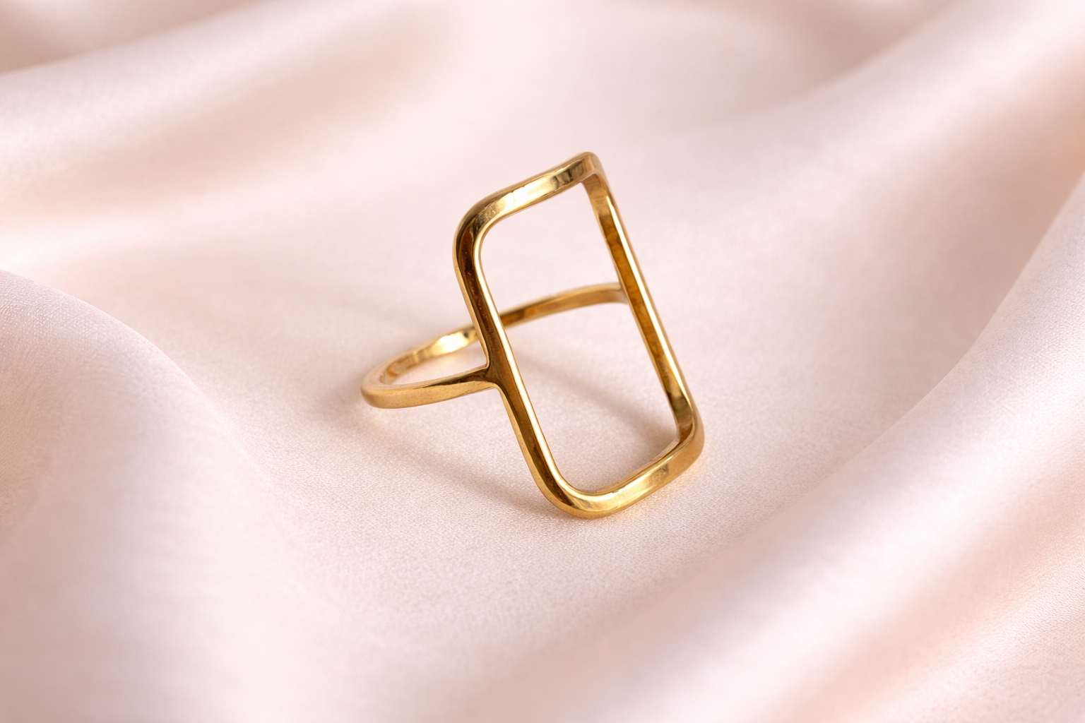 Rectra Luxe Ring