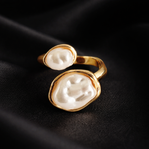 Elegant Gold Baroque Pearl Ring