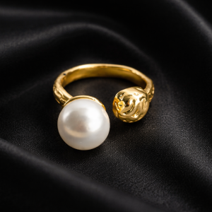 Lunara Pearl Ring