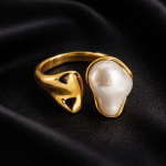 Noiré Pearl Ring