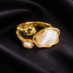 Veloura Pearl Ring